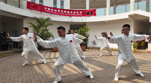 武術(shù)表演《武風(fēng)琳瑯》。內(nèi)圖大學(xué)孔子學(xué)院供圖