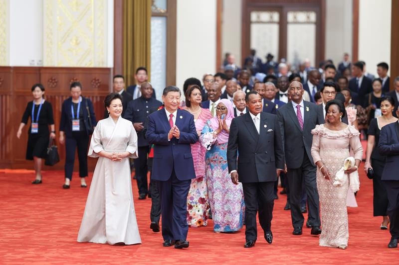 2024年9月4日晚，習(xí)近平主席和夫人彭麗媛在北京人民大會(huì)堂舉行宴會(huì)，歡迎來華出席中非合作論壇北京峰會(huì)的非方及國(guó)際貴賓。
