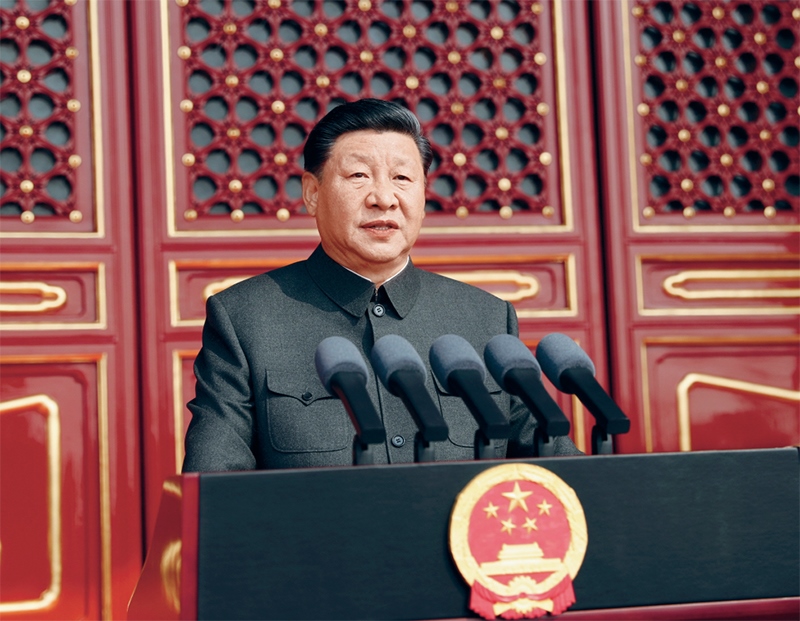 2019年10月1日，慶祝中華人民共和國(guó)成立70周年大會(huì)在北京天安門(mén)廣場(chǎng)隆重舉行。中共中央總書(shū)記、國(guó)家主席、中央軍委主席習(xí)近平發(fā)表重要講話。 新華社記者 鞠鵬/攝