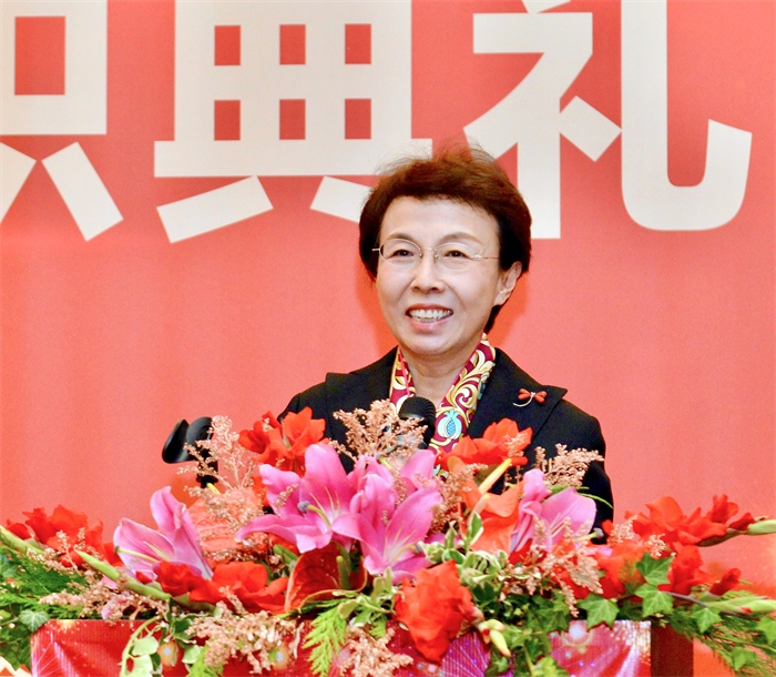 中國(guó)僑聯(lián)副主席程紅出席比利時(shí)浙江籍僑團(tuán)聯(lián)盟第二屆主席團(tuán)就職典禮并致辭。比利時(shí)浙江籍僑團(tuán)聯(lián)盟供圖