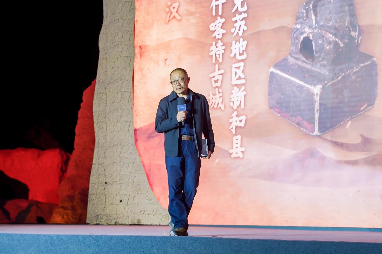 陳凌在“何以中國(guó)·五星出東方”網(wǎng)絡(luò)主題宣傳活動(dòng)現(xiàn)場(chǎng)演講。人民視頻供圖