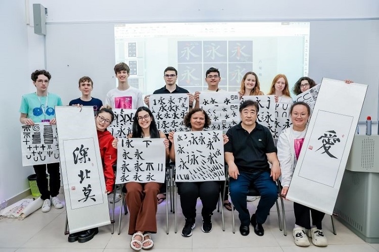 深北莫舉行文化交流活動。深北莫供圖