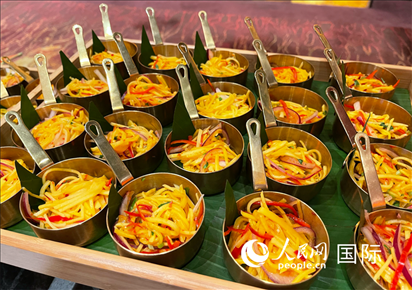 馬來西亞美食節(jié)現(xiàn)場準備的美食。人民網(wǎng) 王婧攝