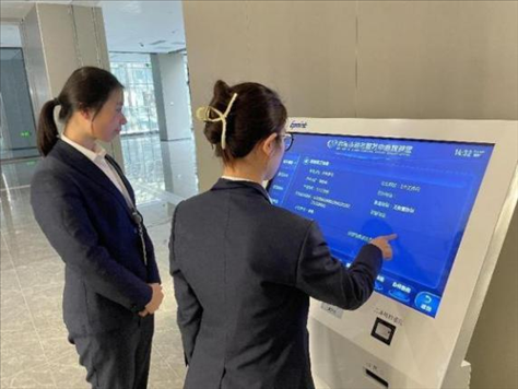 督查專班查看事項覆蓋“全不全”辦事流程“通不通”。 圖片來源：江蘇南通啟東市數(shù)據局