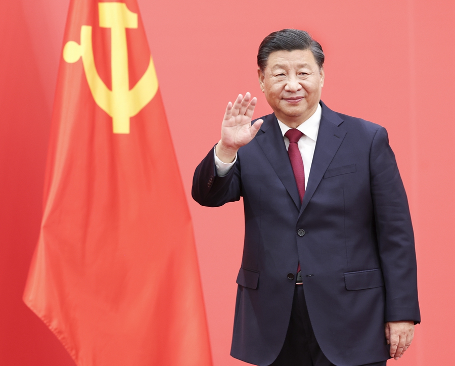 2022年10月23日，習(xí)近平在北京人民大會(huì)堂同采訪中共二十大的中外記者親切見(jiàn)面。