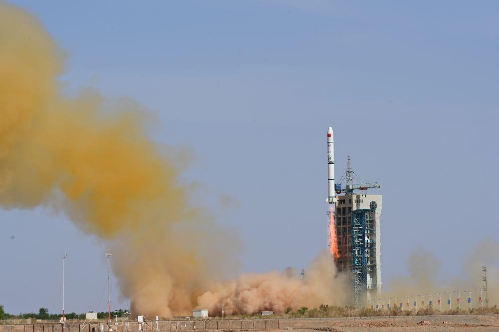 △2023年5月21日16時，我國在酒泉衛(wèi)星發(fā)射中心采用長征二號丙運載火箭，成功發(fā)射首顆內(nèi)地與澳門合作研制的空間科學衛(wèi)星“澳門科學一號”。