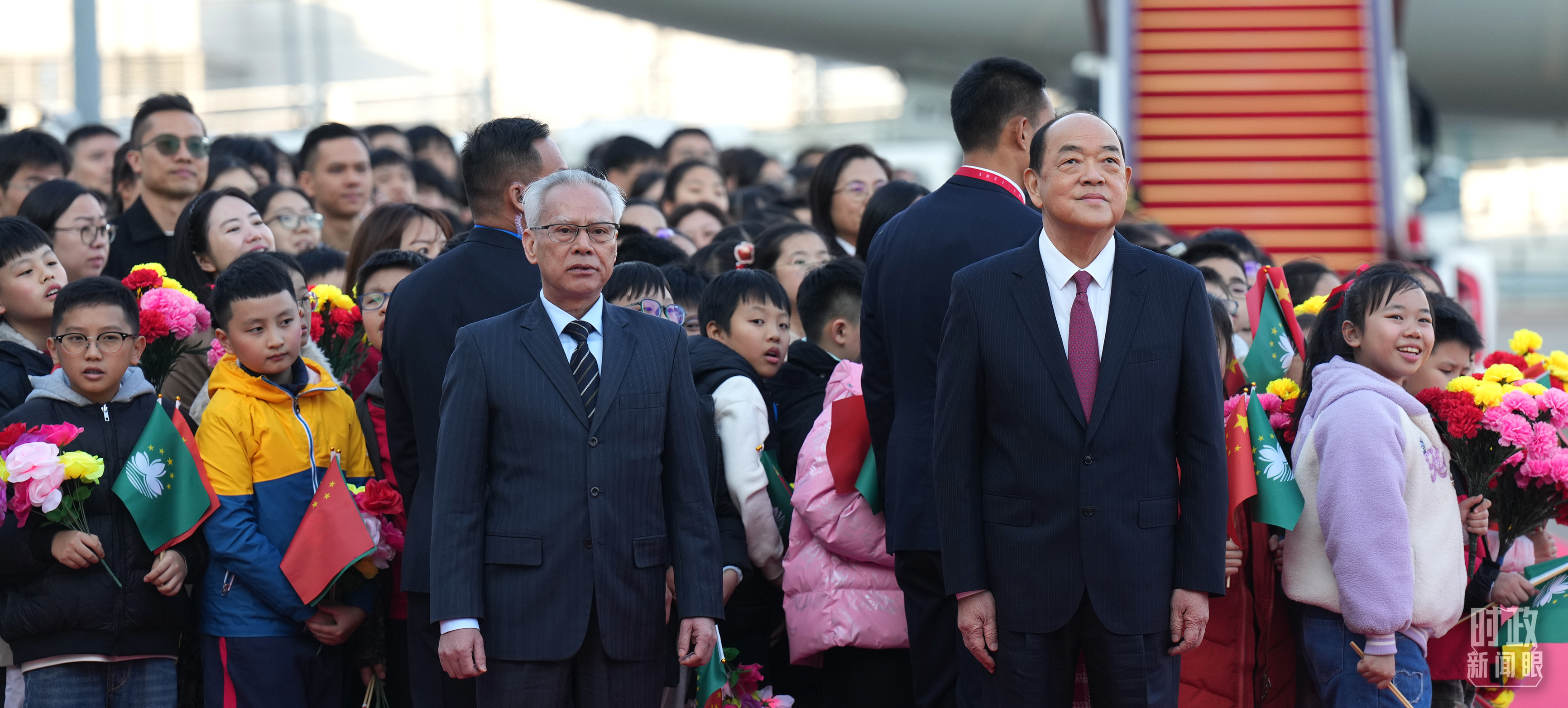 △澳門特別行政區(qū)行政長官賀一誠、候任行政長官岑浩輝在活動現(xiàn)場。（總臺記者李晉拍攝）