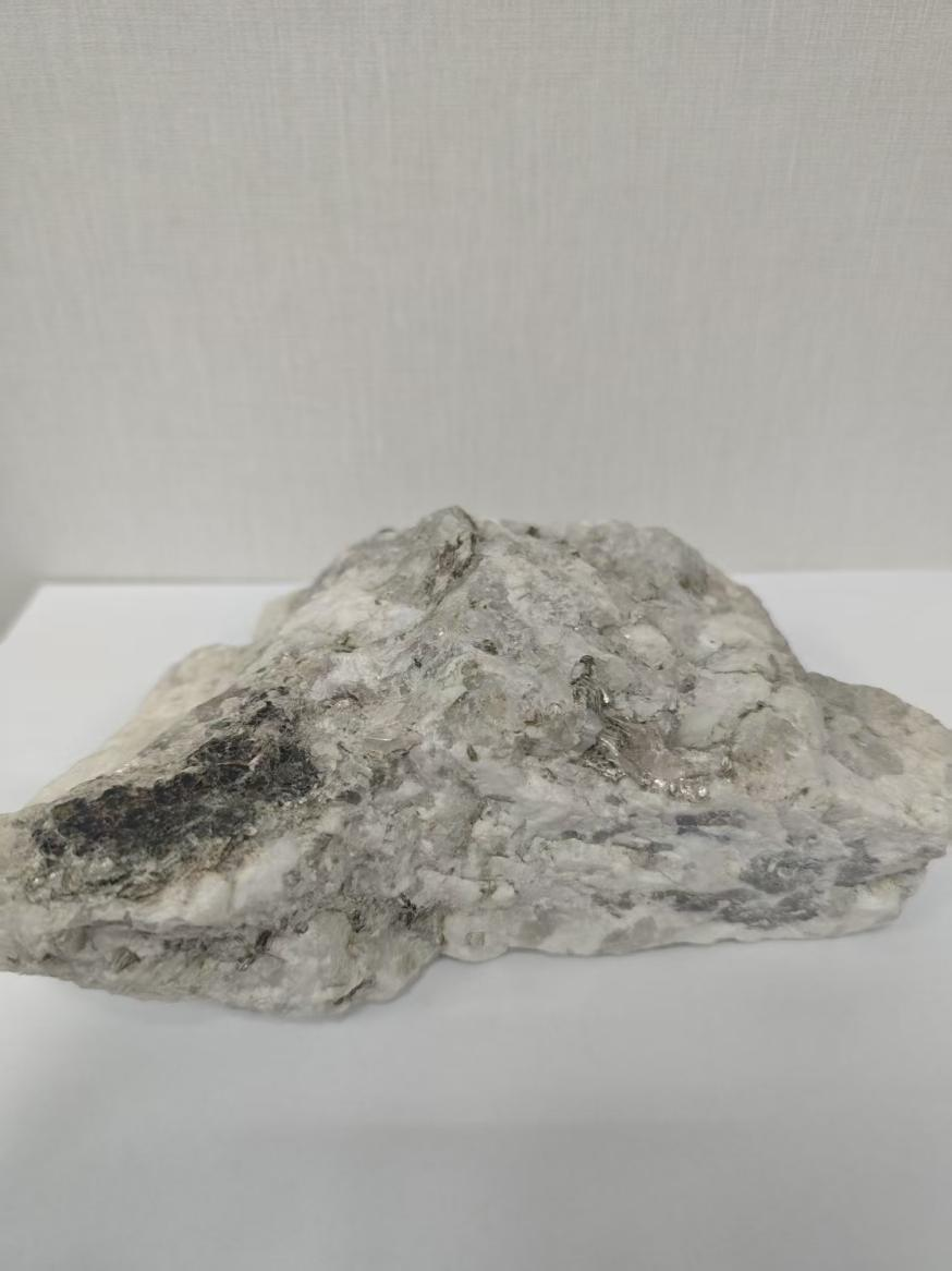 高純石英礦原礦。自然資源部供圖