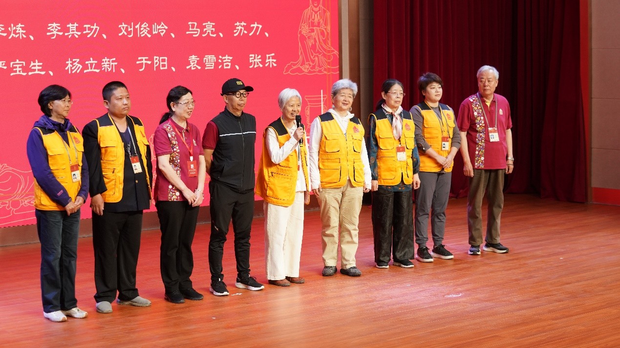 服務(wù)滿(mǎn)二十年志愿者代表發(fā)表感言。故宮博物院供圖