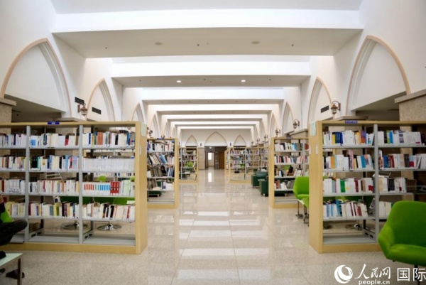 圖為吉布提國(guó)家圖書館一角。人民網(wǎng) 塔里克·易卜拉欣攝