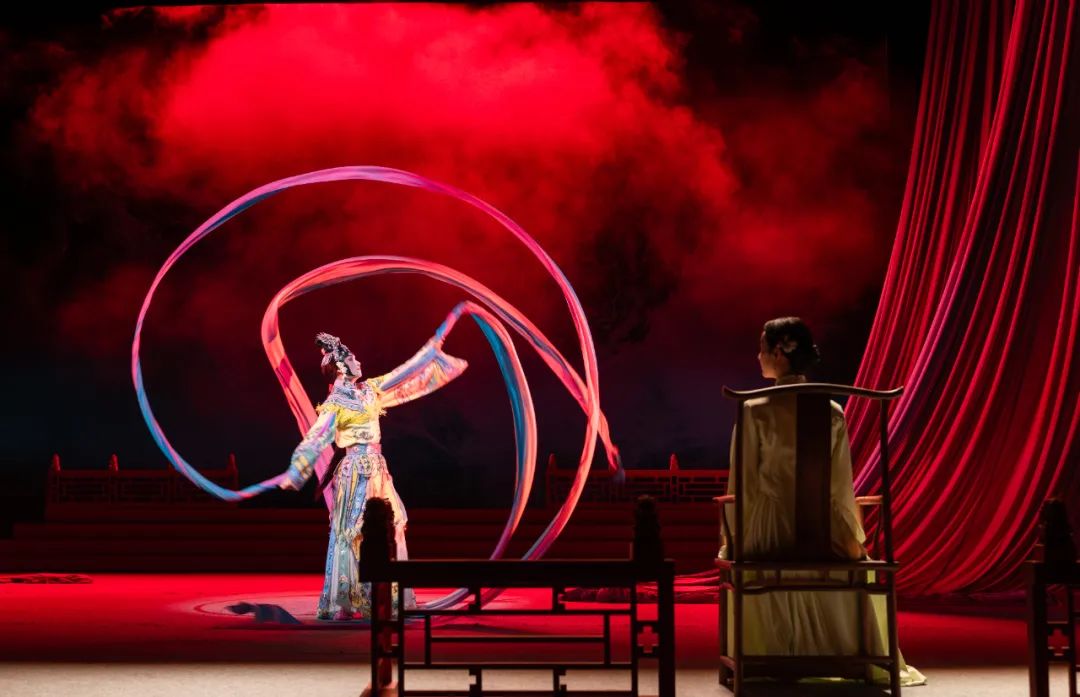 演出現(xiàn)場(chǎng)。北京人藝供圖