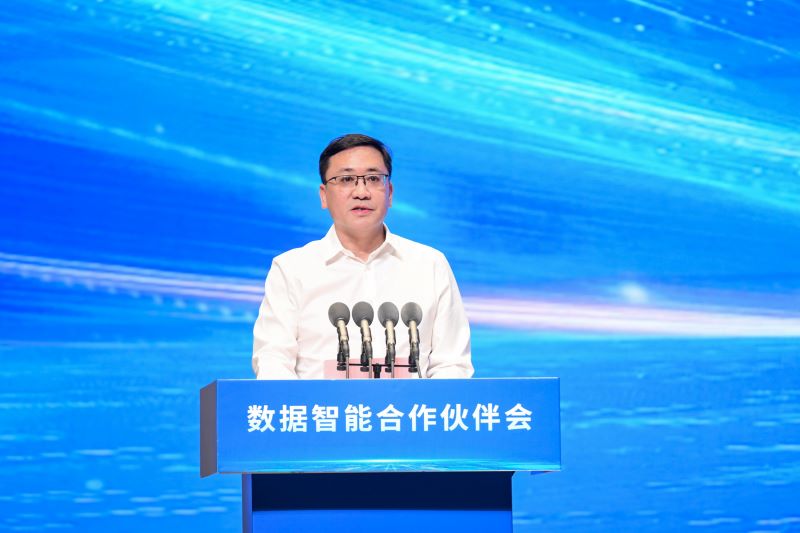 圖為河南省人民政府國有資產(chǎn)監(jiān)督管理委員會黨委委員、副主任李海峰。